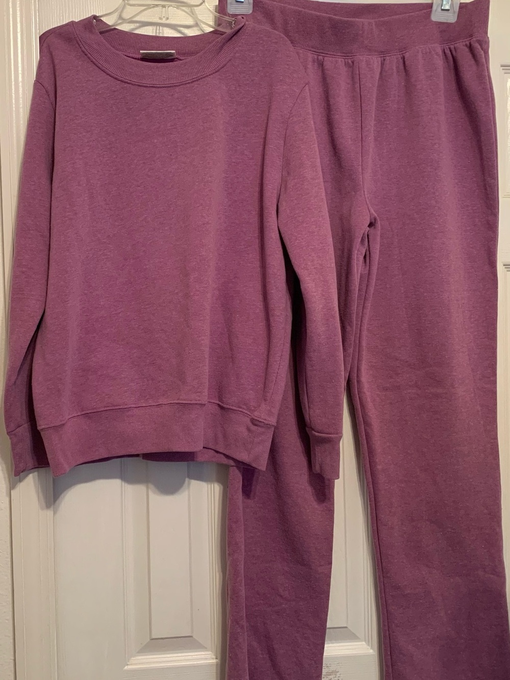Sweatshirt and sweatpant lounge set size large
